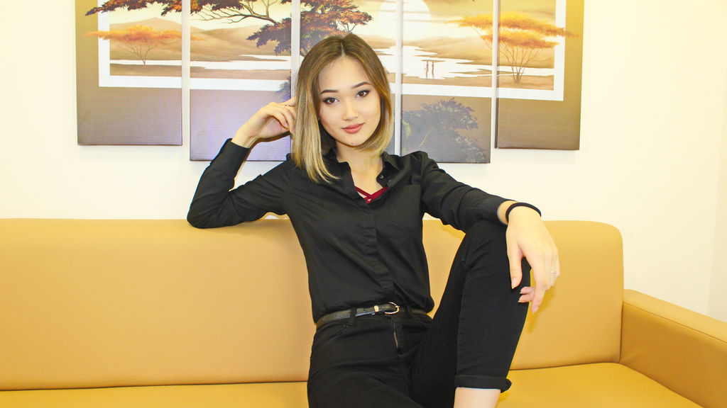 ShiningNight's profile from Jasmin at GirlsOfJasmin'